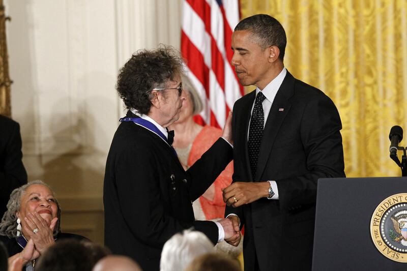 articles/2012/05/29/bob-dylan-s-presidential-medal-of-freedom-says-times-really-have-changed/dylan-medal-of-freedom-jones_apkcks