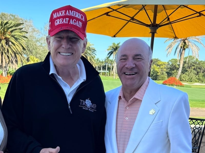Alberta Premier Danielle Smith, President-elect Donald Trump, and television personality Kevin O'Leary pose at Mar-a-Lago.