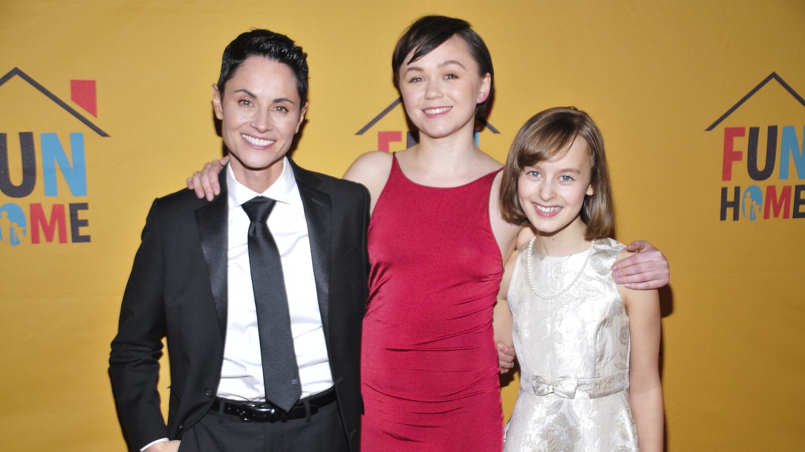 articles/2015/06/03/meet-the-alisons-how-three-women-helped-fun-home-conquer-broadway/150602-fallon-fun-home-tease_i7licr