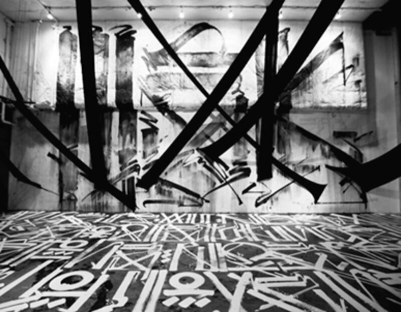 articles/2011/02/10/retna-street-artist-debuts-at-new-york-fashion-week/retna_158586_kaniwg
