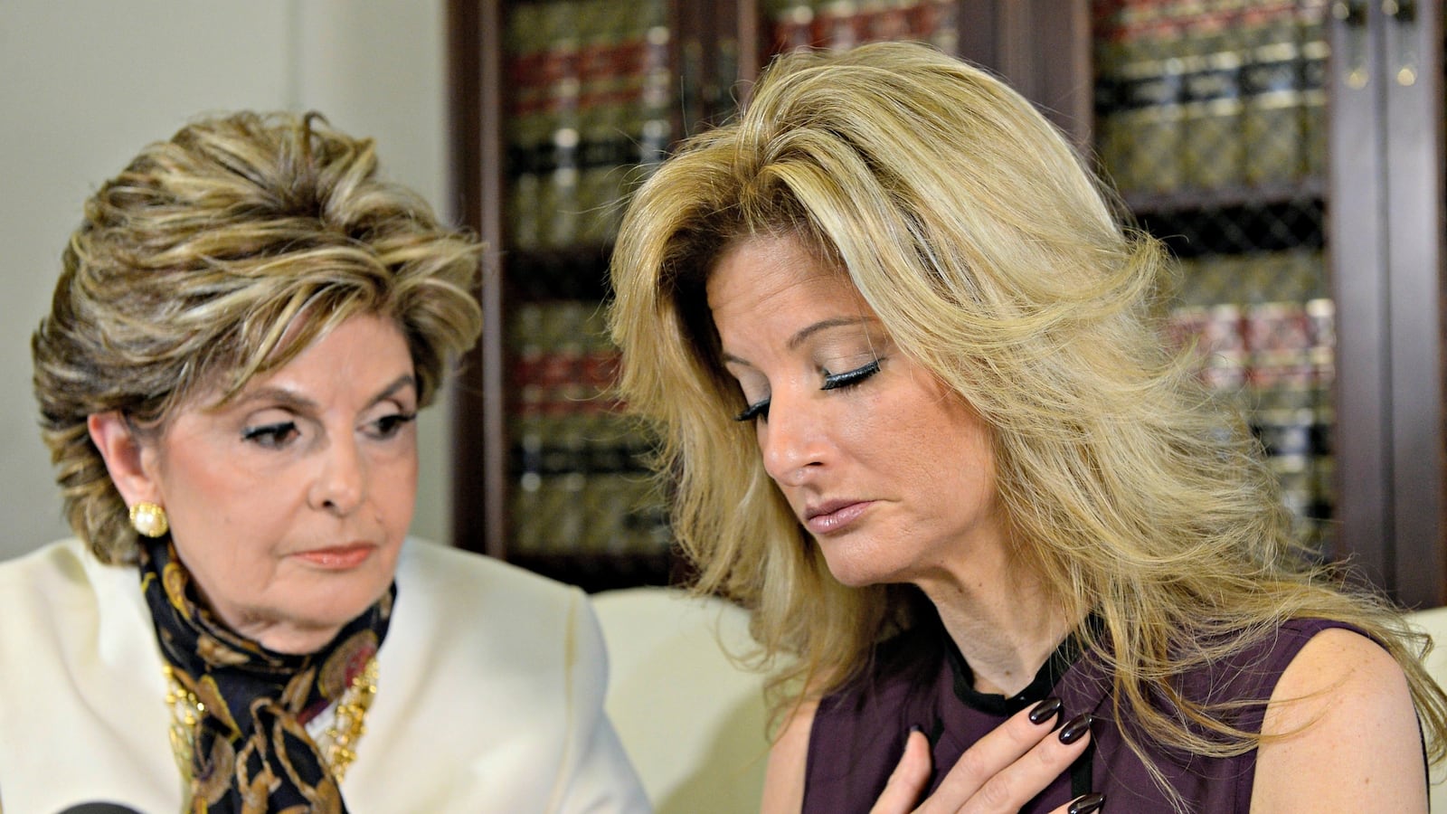 cheats/2016/10/14/ex-apprentice-contestant-trump-thrusted-genitals/161014-allred-accuser-cheat_nvseti