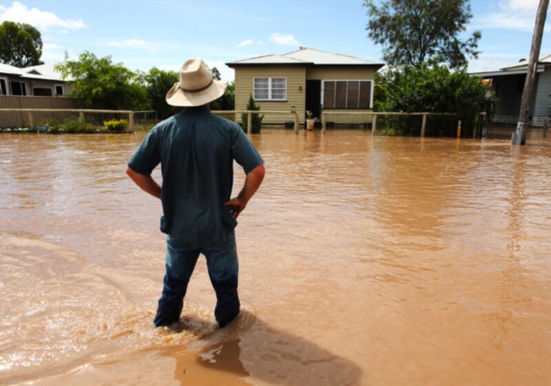 galleries/2011/01/14/flood-waters-recede-in-brisbane/australia-floods---man_yjn7sp