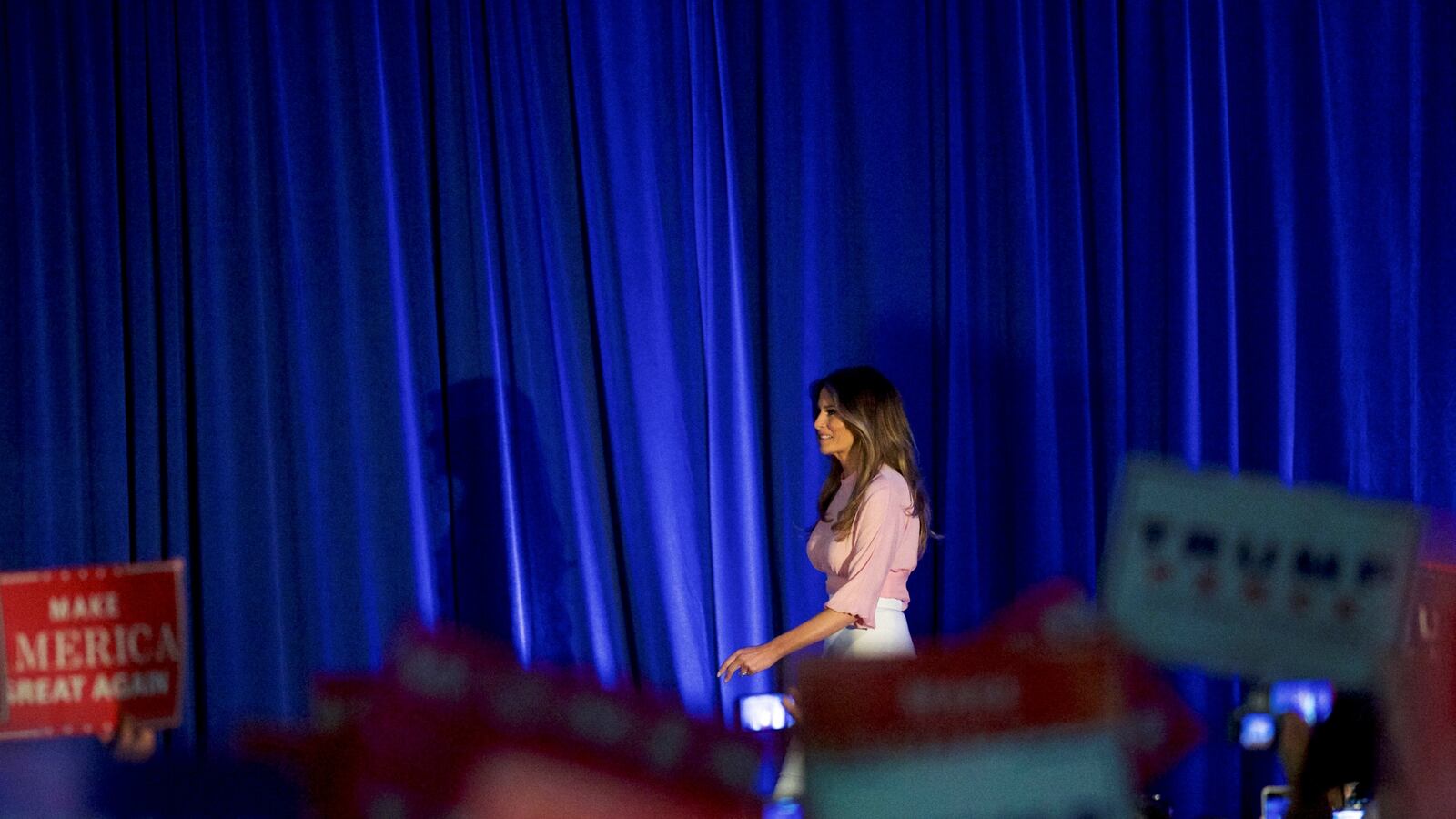 cheats/2016/11/05/report-melania-modeled-without-work-visa/161105-melania-work-visa-modeled-cheat_nrozvn