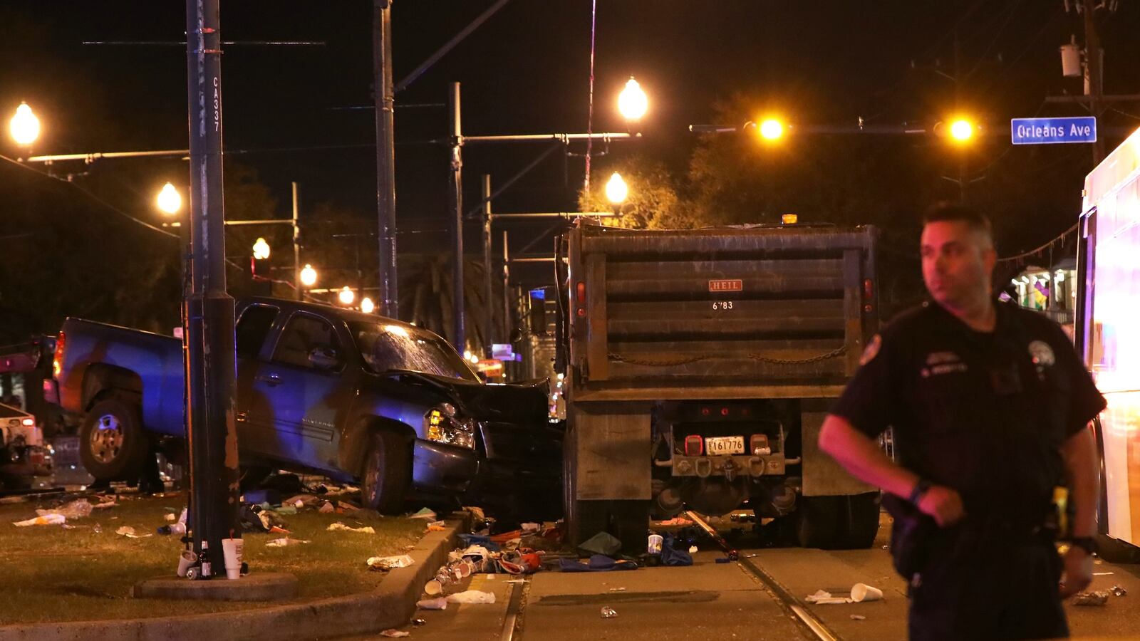 cheats/2017/02/26/dozens-injured-after-truck-crash-at-mardi-gras-parade/170226-new-orleans-crash-cheat_b6zqvp