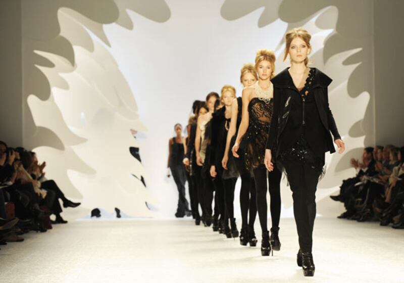 galleries/2010/02/16/fashion-week-day-6/fashion-week-wrap-4---wang-1_whruzv