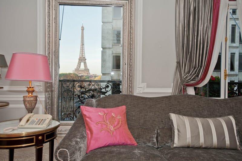 galleries/2013/10/13/nine-jaw-dropping-hotel-room-views-around-the-world-photos/131011-athenee-hotel_bxydjc