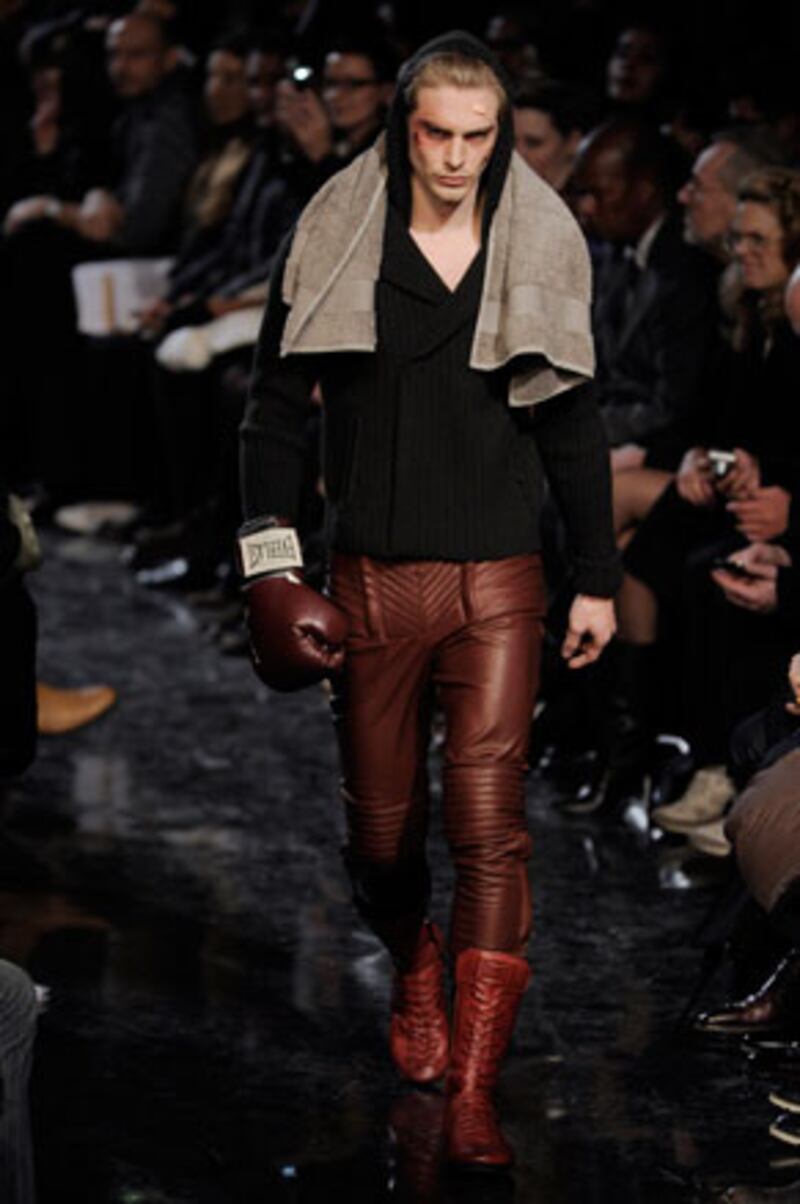 galleries/2010/01/21/the-week-in-culture/wic-122---paris-fashion-week_oizgjx