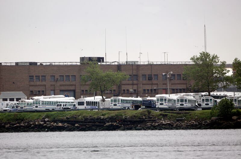 2011-05-17T120000Z_1713024833_GM1E75I0IWE01_RTRMADP_3_STRAUSSKAHN_yr3bim