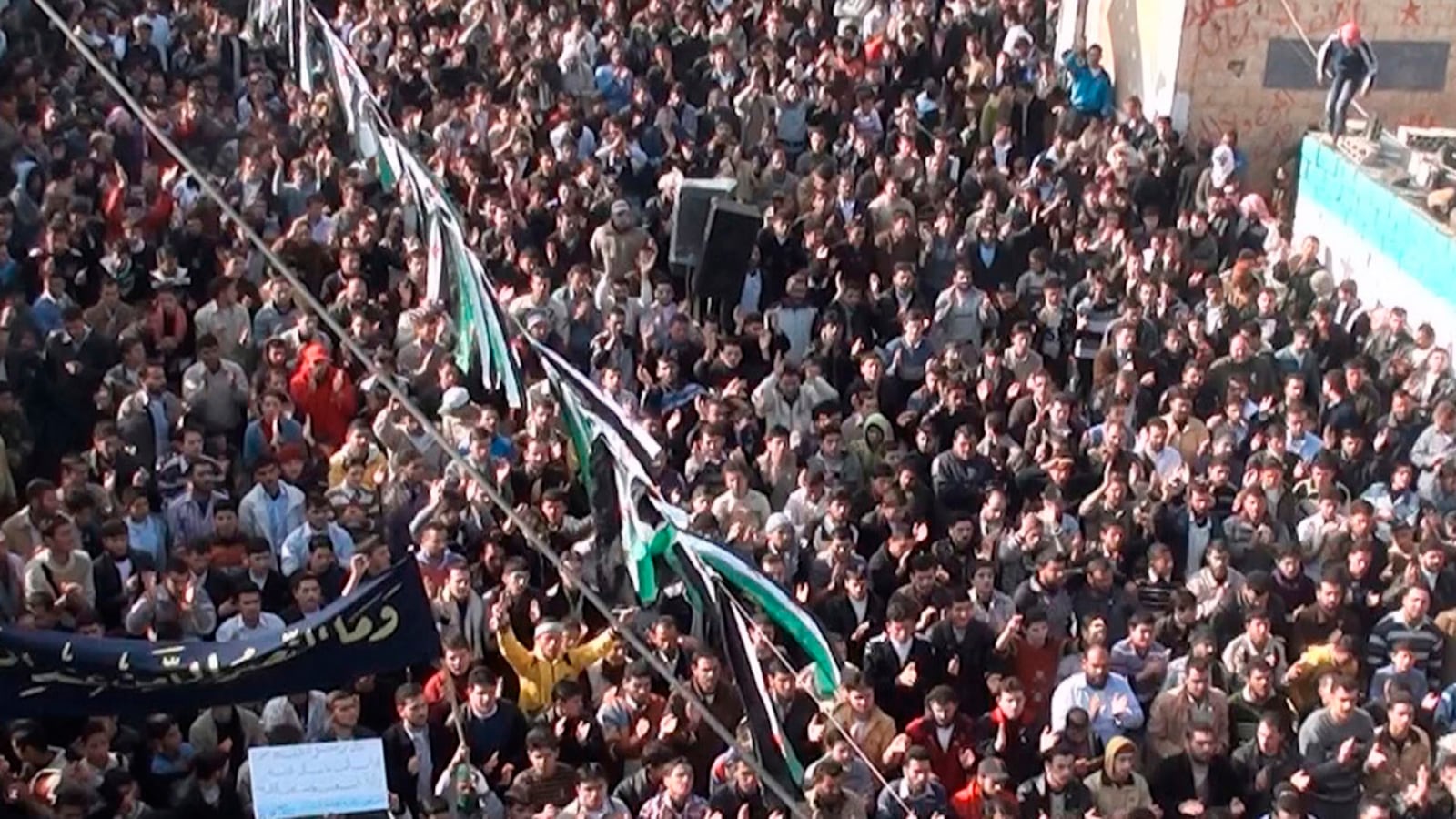 cheats/2011/12/27/tens-of-thousands-protest-in-syria/arab-league-monitors-enter-syria-cheat_uuwk4h
