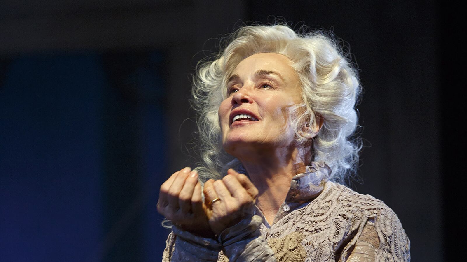 articles/2016/05/10/jessica-lange-kills-it-on-broadway-in-long-day-s-journey-into-night/160509-teeman-jessica-lange-tease_l8hwod
