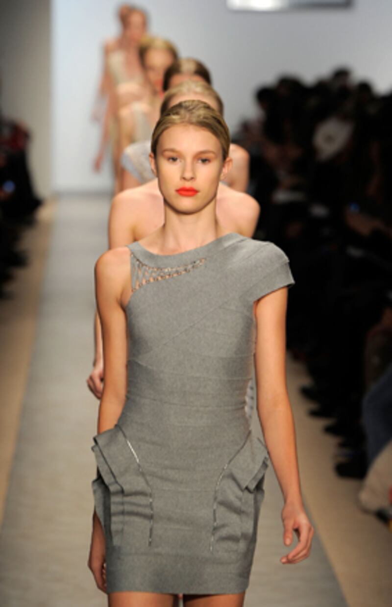 galleries/2010/02/14/fashion-week-day-4/fashion-wrap-day-ii---herve-leger_tfploh