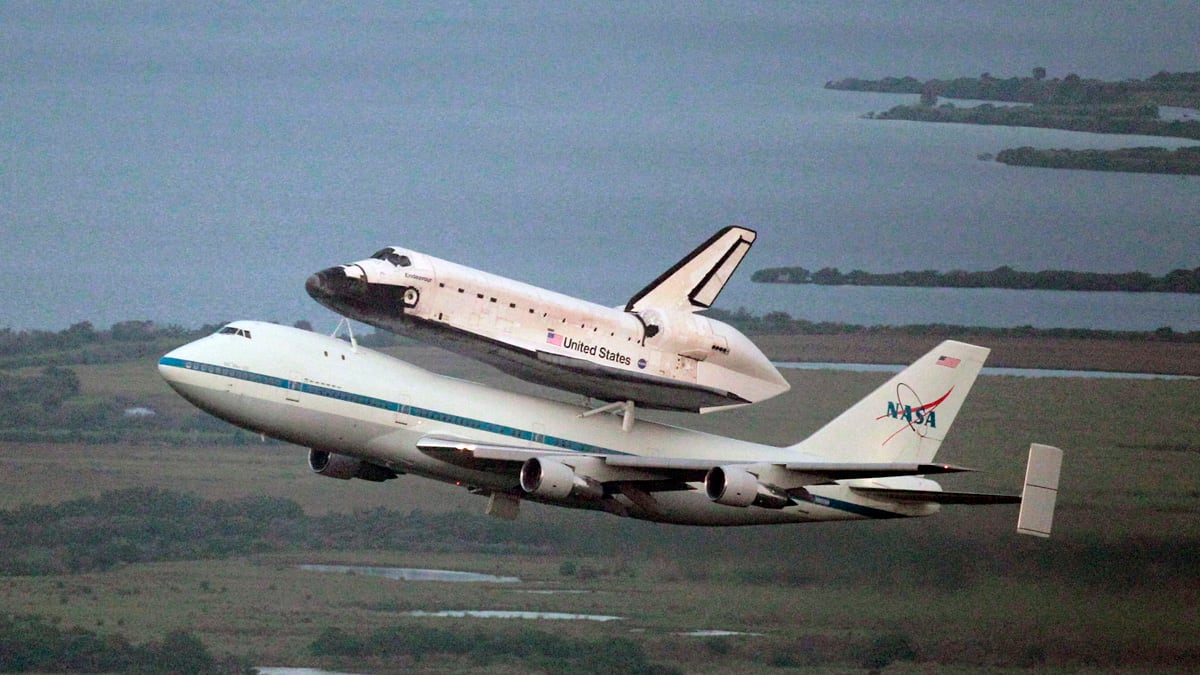 cheats/2012/09/19/endeavor-departs-cape-canaveral/shuttle-endeavour-heads-to-california-cheat_ukj3q0
