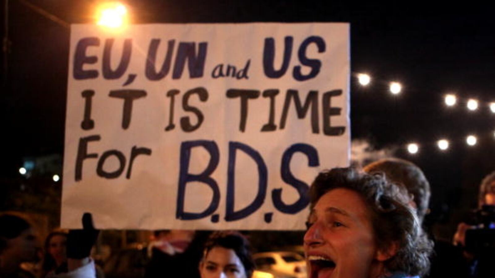 articles/2013/02/06/college-organizing-and-the-bds-controversy/bds-sign-openz_sfa5rc