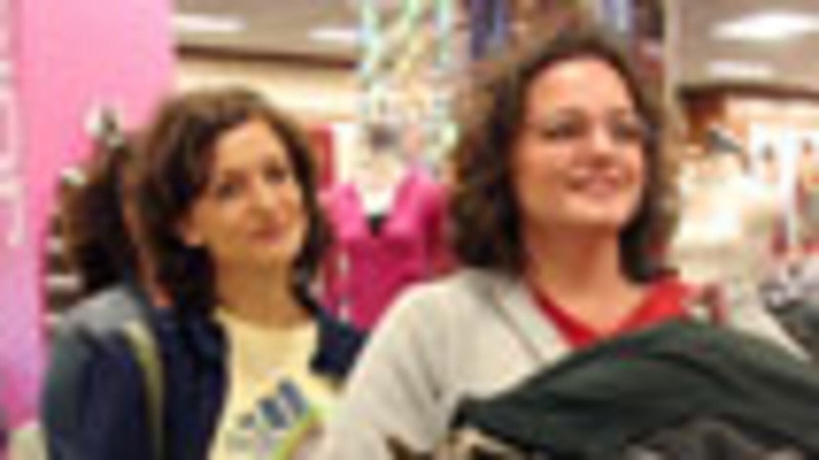 cheats/2010/12/27/holiday-sales-impress-the-optimists/frey-shopping-coupons_149474_xrohb2
