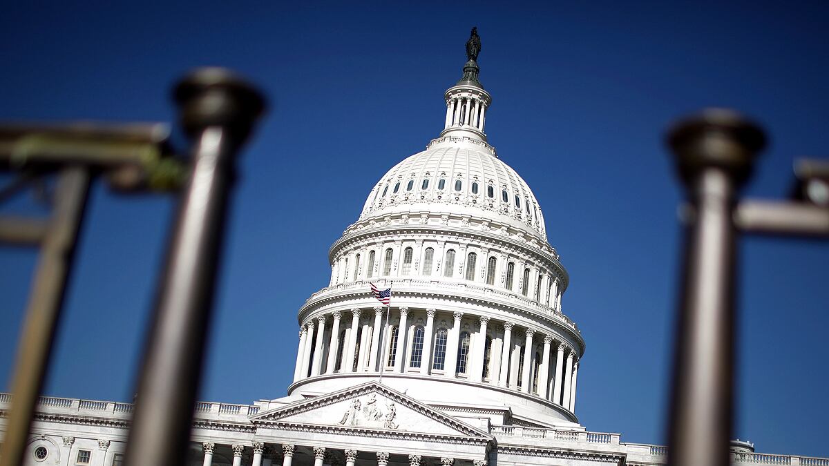 cheats/2011/12/01/senate-passes-662-billion-defense-bill/us-capitol-building-box_jn7ex6