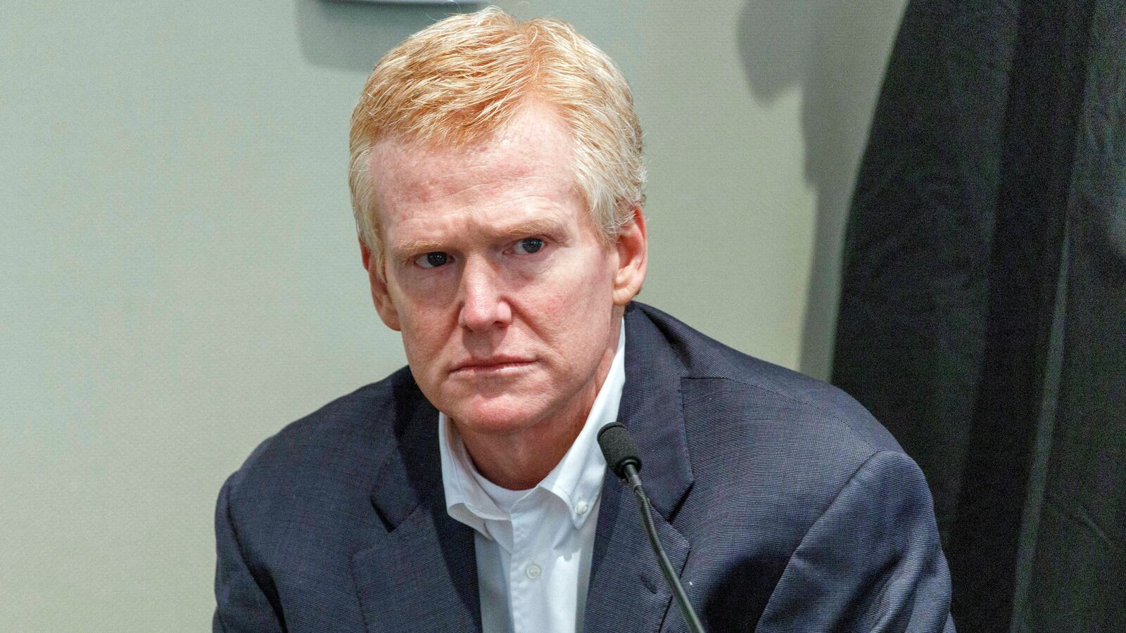 2023-02-23T223902Z_2002172124_RC24HZ9B4LT8_RTRMADP_3_SOUTH-CAROLINA-CRIME-LAWYER_bmjga2