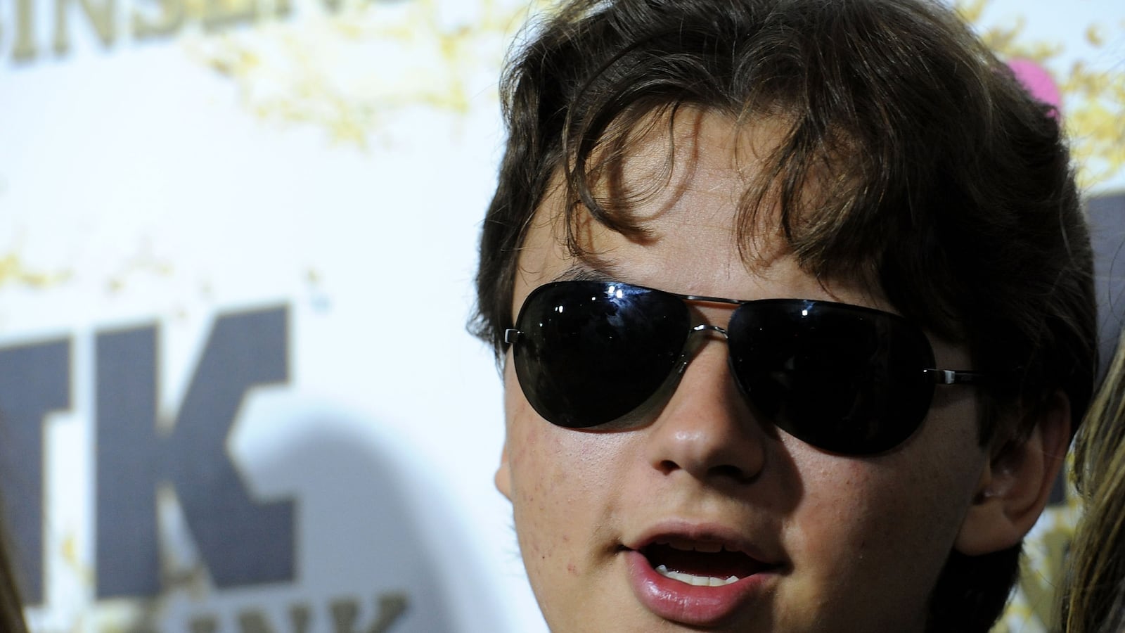 articles/2013/06/27/prince-jackson-michael-s-oldest-son-opens-up-on-the-stand/130626-pelisek-jackson-tease_zvupmw