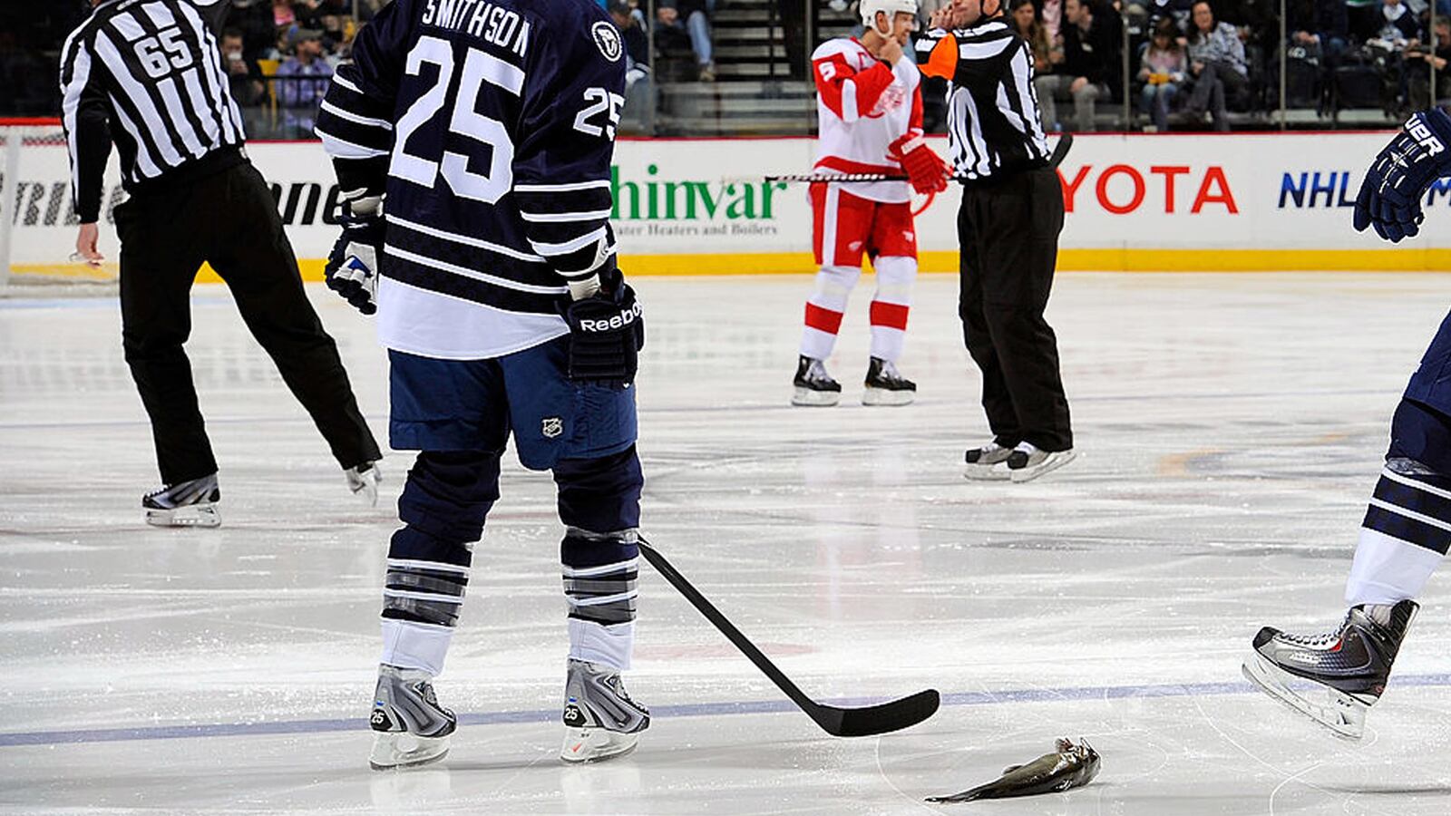 170529-Jones-Nashville-Predators-tease_gc1shg