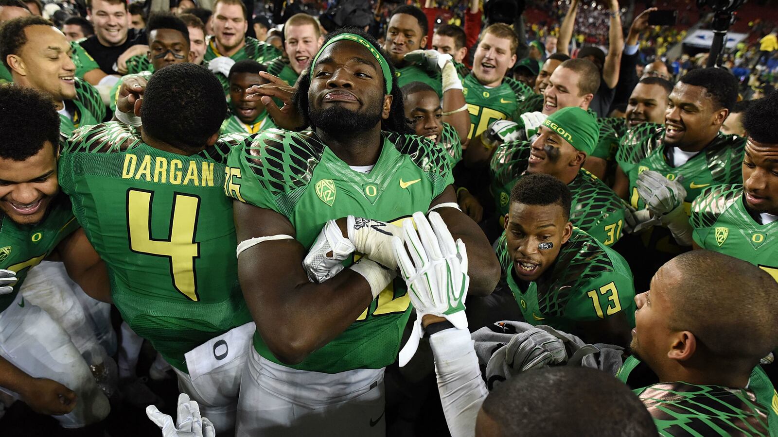 cheats/2015/01/02/ducks-taunt-florida-qb-no-means-no/150102-ducks-cheat_skaffe