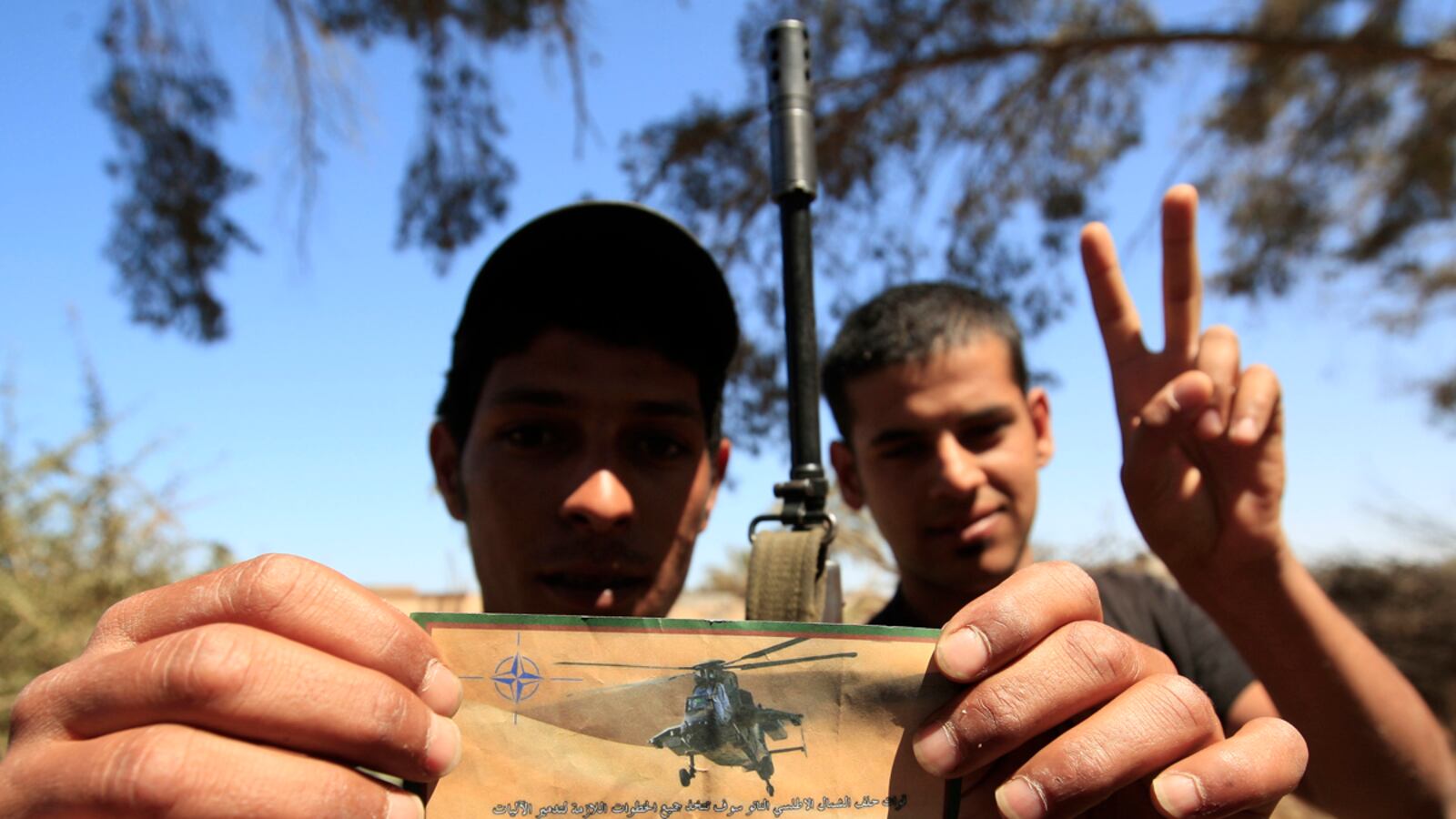cheats/2011/06/14/nato-warns-of-helicopter-strikes/libya-leaflet-cheat1200_jixupj