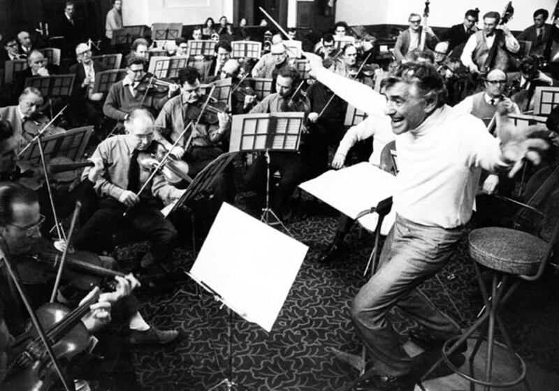 galleries/2010/04/12/celebrity-gleeks/celebrity-gleeks---bernstein_r1eby4