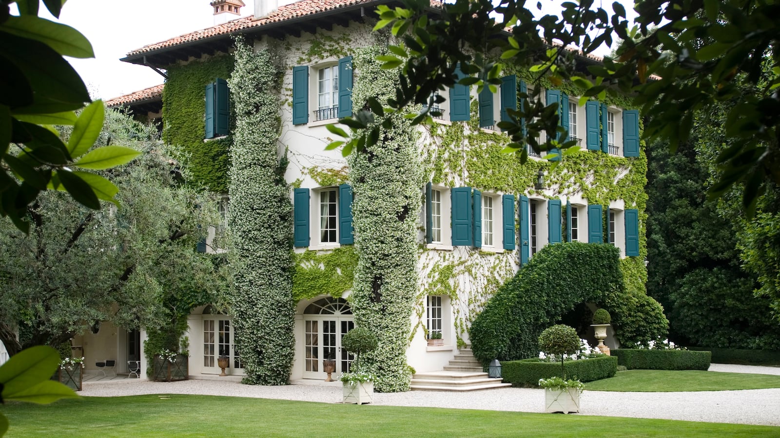 galleries/2013/02/16/omg-i-want-this-house-italian-manor-edition/130215-omg-italy-tease_fduez2