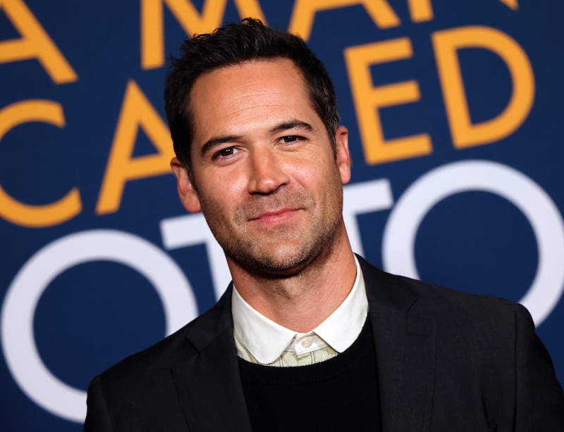 Manuel Garcia-Rulfo attends a photo call for Columbia Pictures "A Man Called Otto"