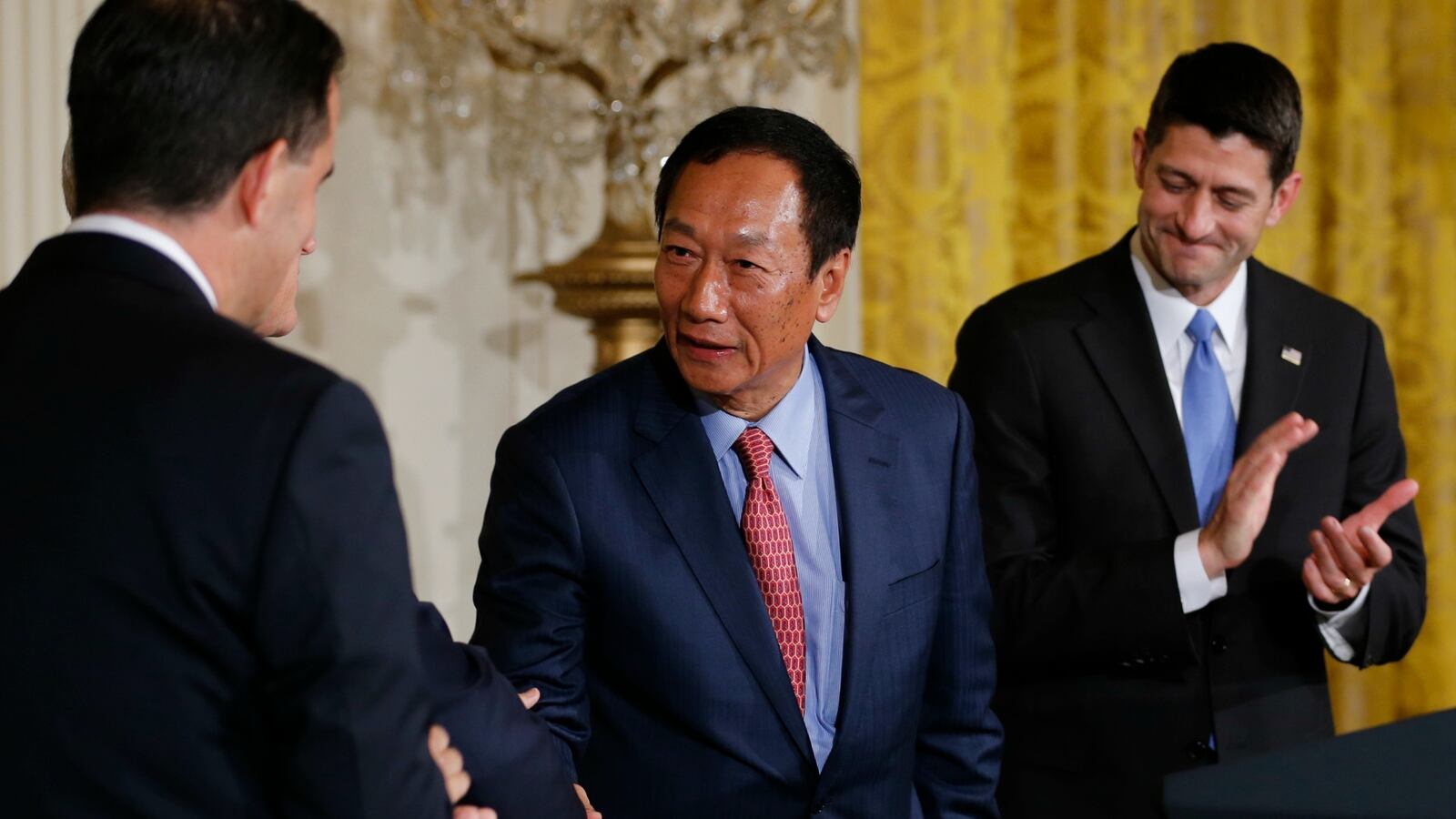 170727-foxconn-wisconsin-manufacturing-plant-cheat_gte5e3