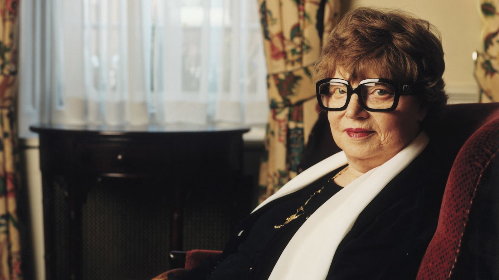 articles/2014/07/29/the-rediscovered-genius-of-muriel-spark/140728-scholes-sparks-tease_jrwx2f