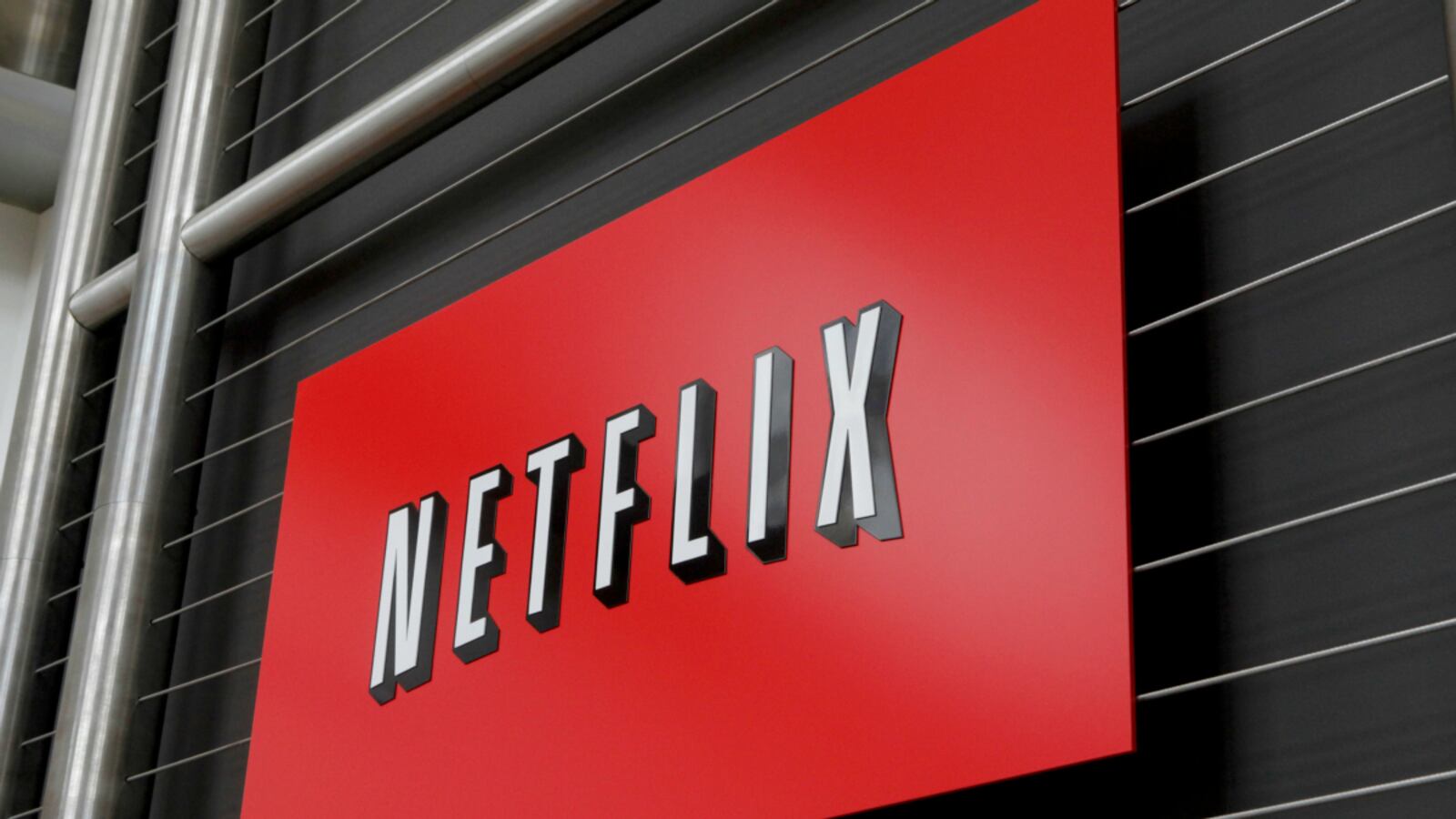 cheats/2013/07/02/netflix-scores-with-orange-series/netflix-streaming-hit-cheat_ygth8n