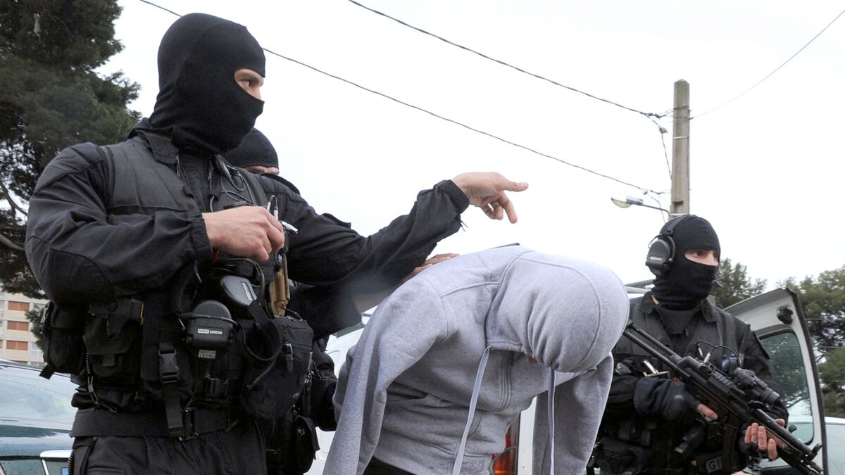 articles/2012/04/04/france-arrests-the-usual-islamist-suspects/french-islamist-roundup-dickey_kmwwup