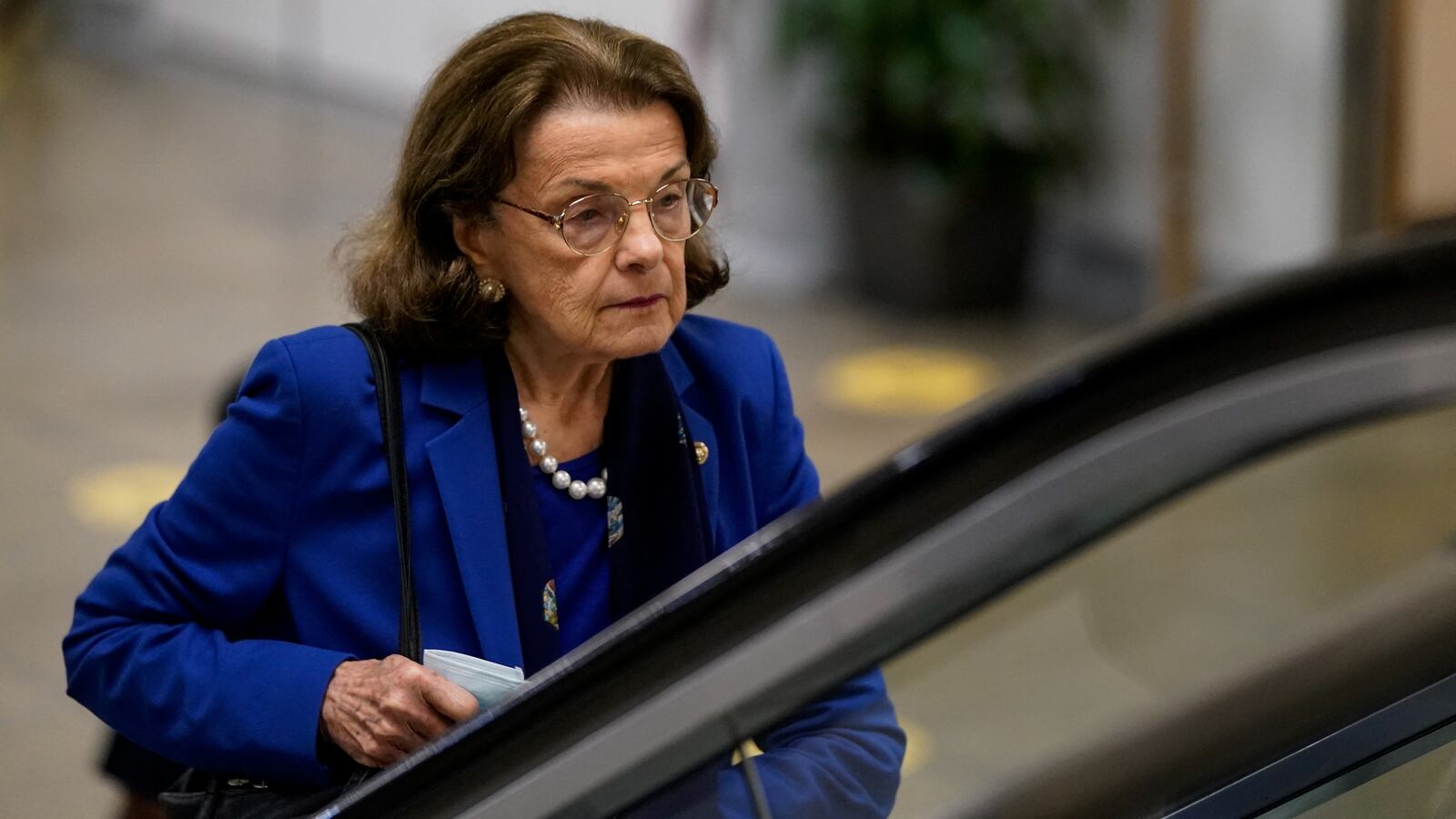 2022-09-21T204842Z_1545822617_RC2VLW9QFO9Y_RTRMADP_3_USA-CONGRESS_zriwq7