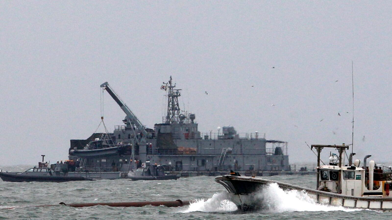 cheats/2012/09/21/south-korea-fires-at-north-s-vessels/south-korea-navy-cheat_sgitby