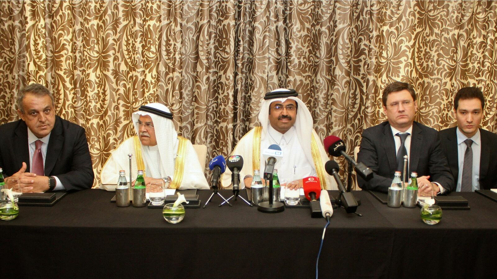 cheats/2016/02/16/russia-saudi-arabia-freeze-oil-output/160216-oil-agreement-cheat_sfiriq