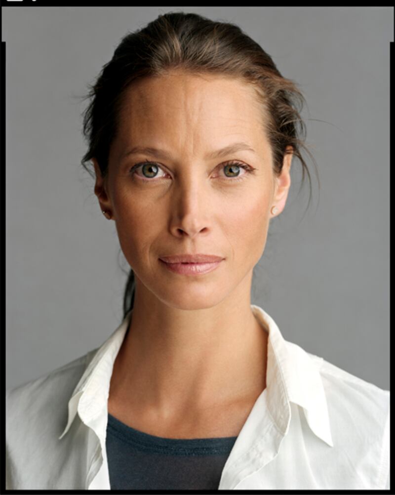 galleries/2011/08/19/timothy-greenfield-sanders-the-latino-list/latino-list-turlington_i84sqh