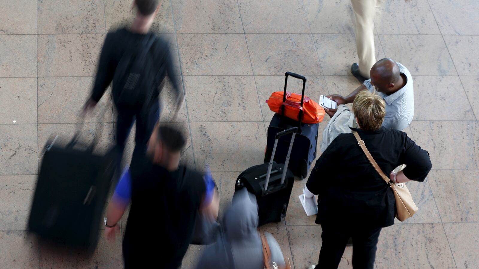 articles/2016/03/22/bystanders-turn-to-social-media-as-terror-rocks-belgium/160322-swin-belgium-tease_psoyja