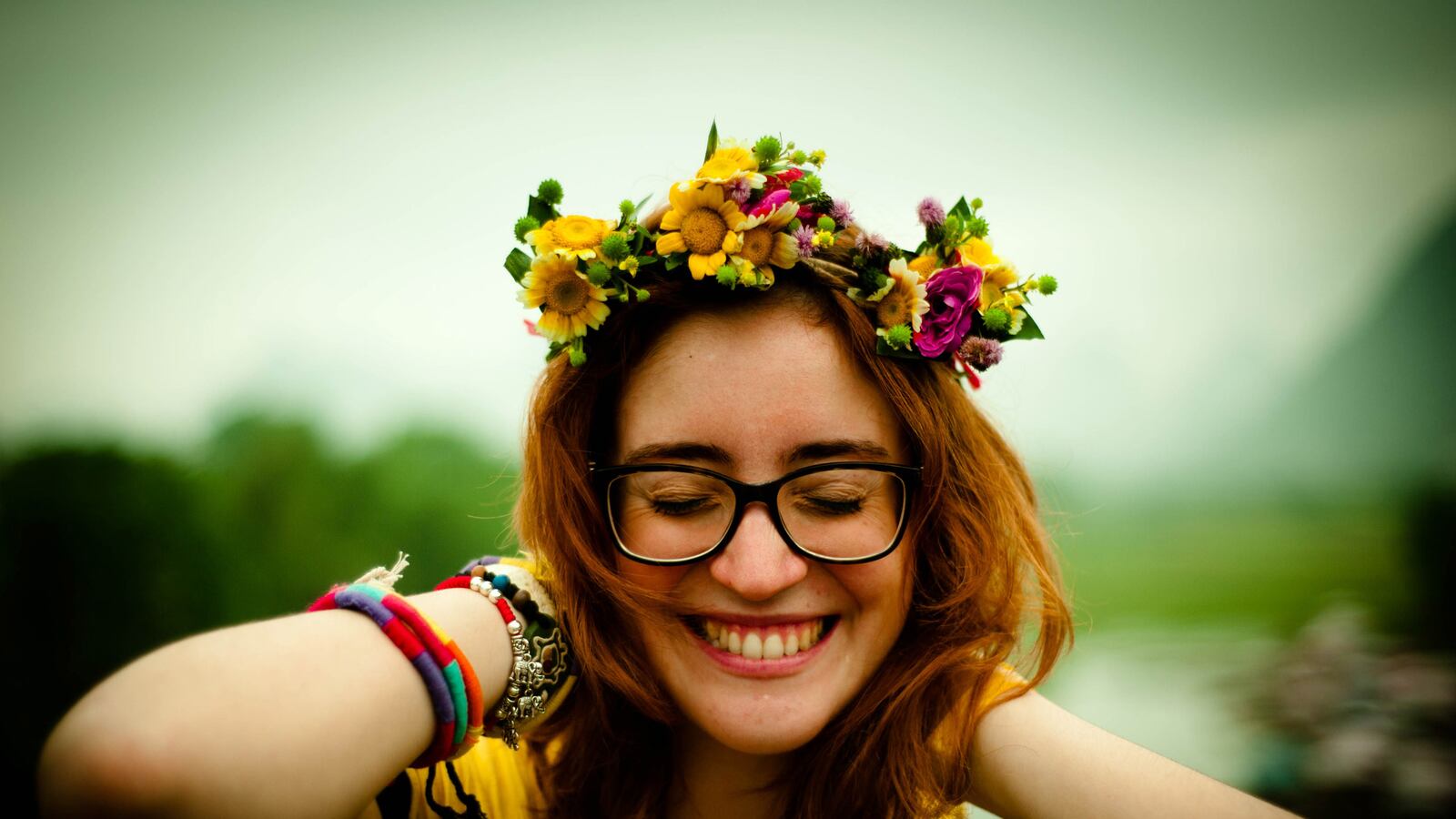 articles/2014/09/05/flower-crowns-are-phony-and-must-die/140905-lieberman-crown-tease_shjwwm