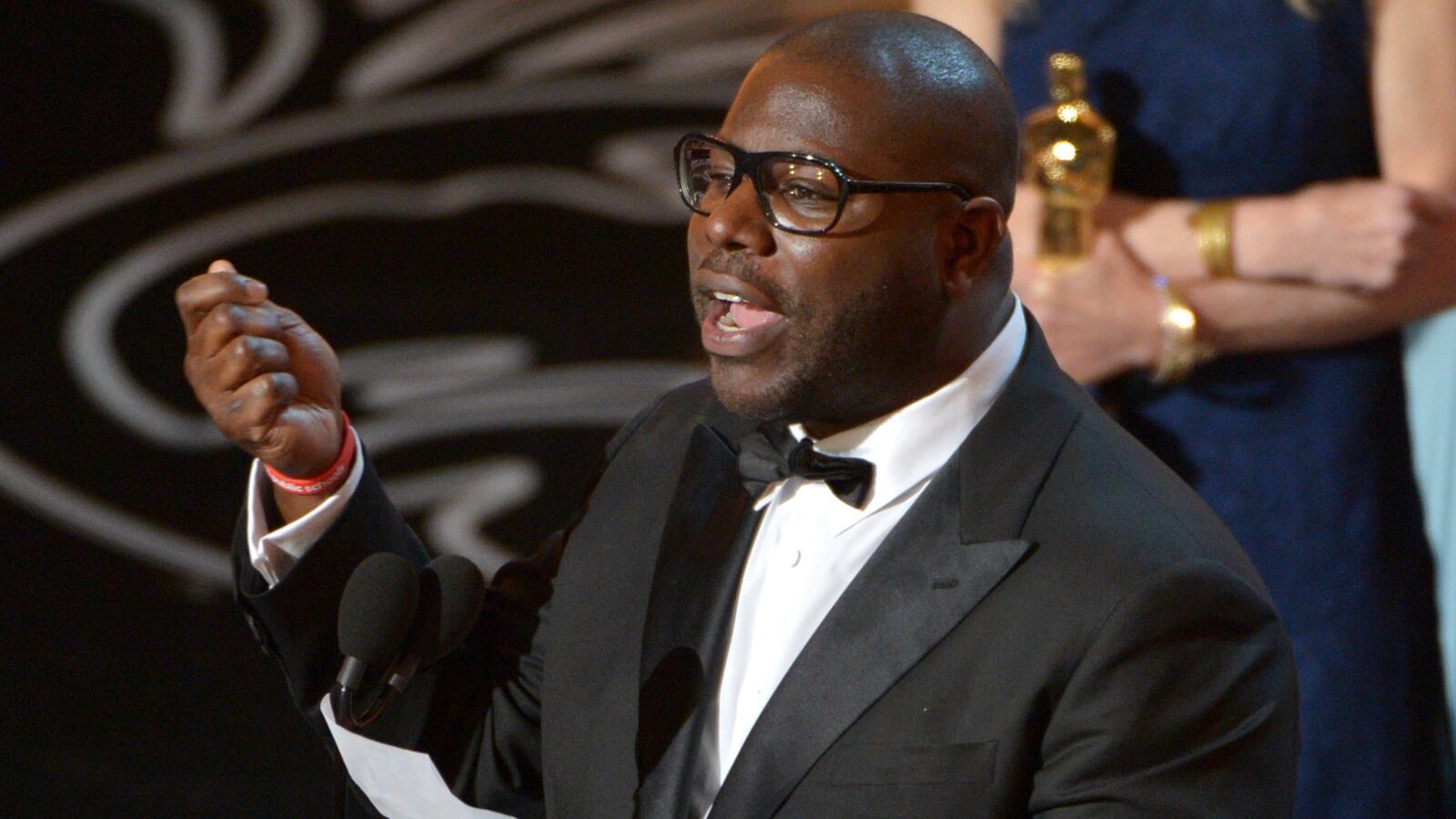 articles/2014/03/03/the-changing-color-of-the-oscars-12-years-a-slave-makes-history/20140302-mcqueen-oscars_pnhmb2