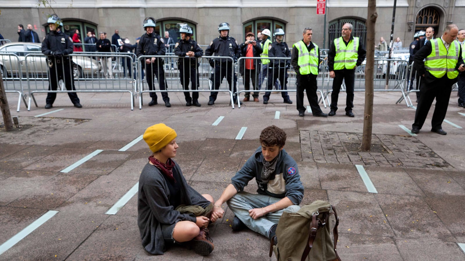 articles/2011/11/15/occupy-wall-street-movement-has-no-right-to-sleep-in-parks/ows-zuccotti-cleanup-avlon_natkmg