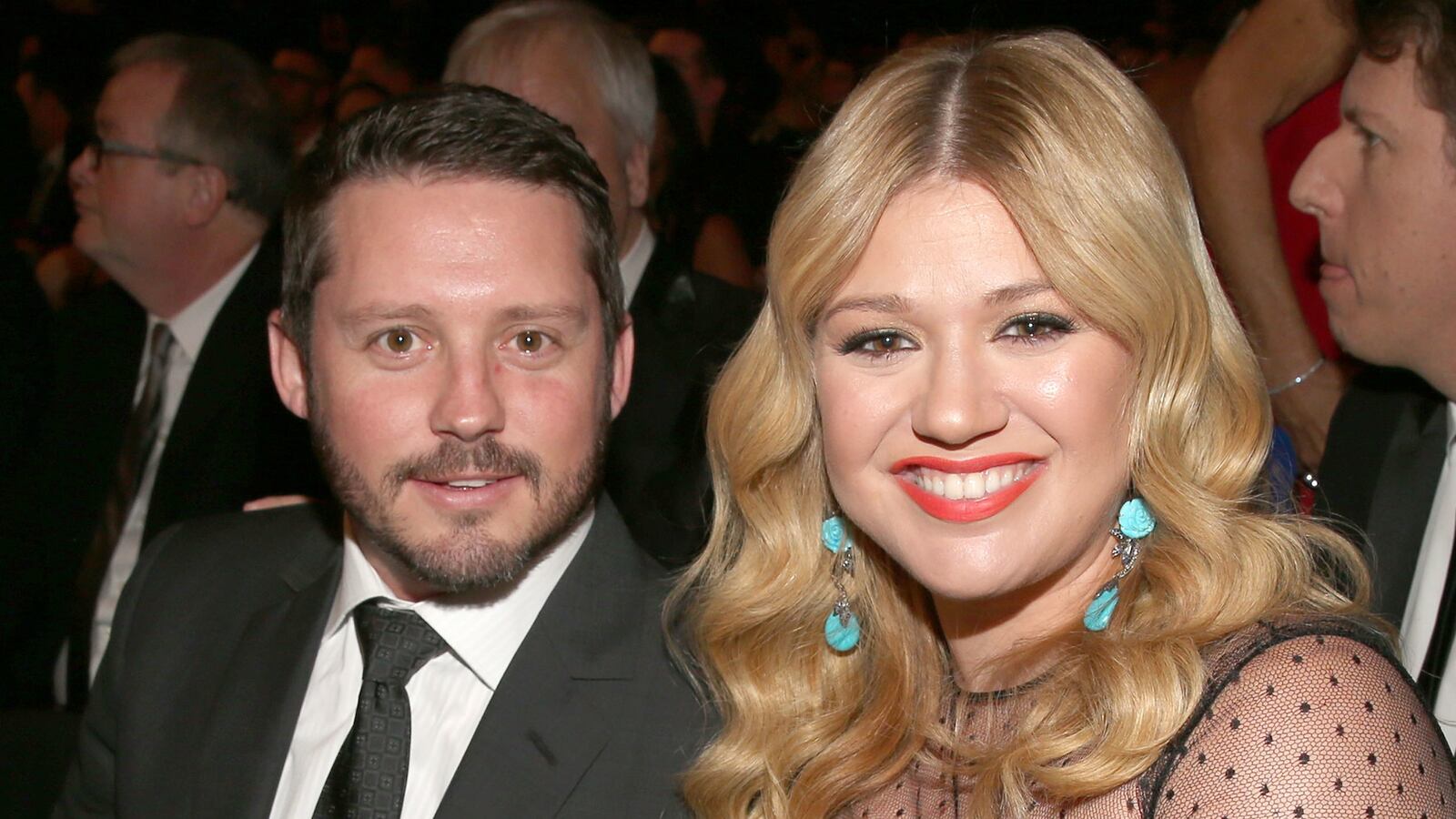 cheats/2014/06/15/kelly-clarkson-gives-birth-to-baby-girl/140615-kelly-clarkson-cheat_v6tm3p