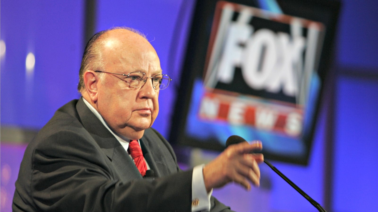 cheats/2016/07/18/roger-ailes-fired-at-fox-news/160706-roger-ailes-cheat_mmzftl