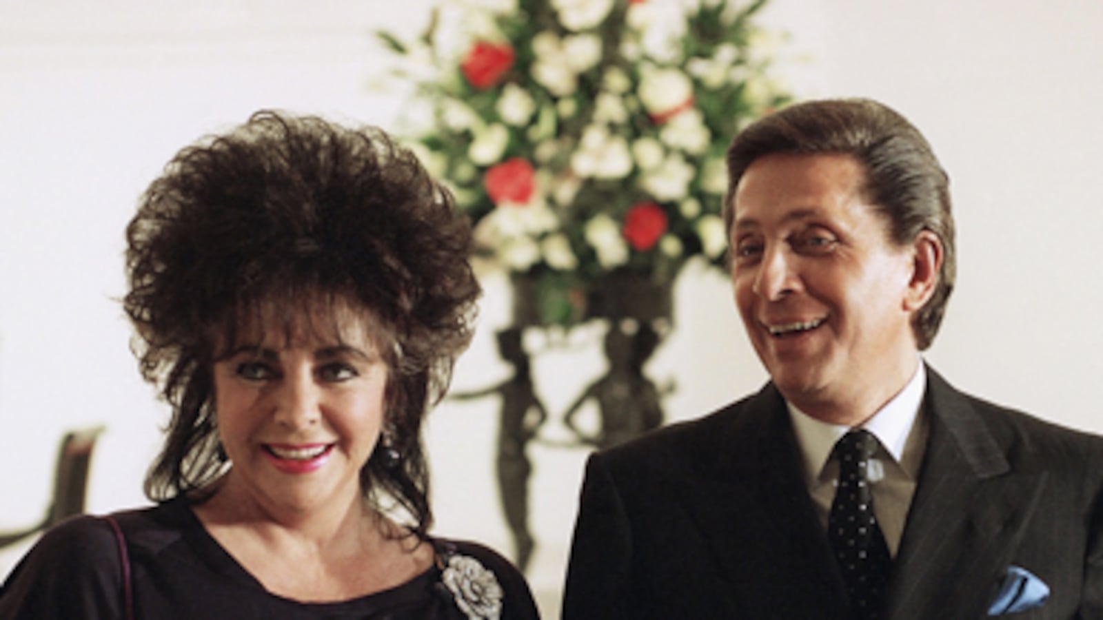 articles/2011/03/23/elizabeth-taylor-interview-about-her-aids-advocacy-plus-stars-remember/sessums-taylor_168695_brl3x6