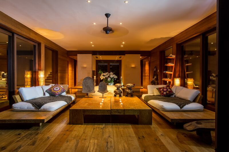 galleries/2014/11/29/omg-i-want-this-house-parrot-cay-turks-and-caicos-photos/141125-parrot-21_mjjbyl