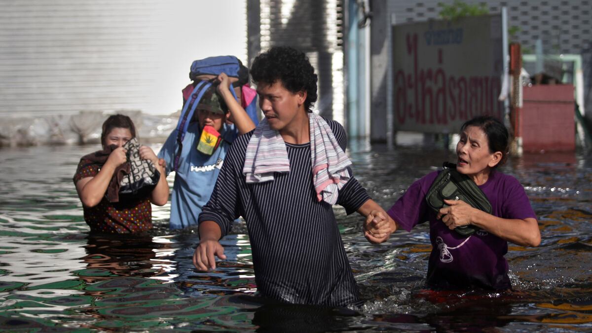 cheats/2011/10/26/floods-hit-bangkok/bangkok-floods-cs_ye54uv