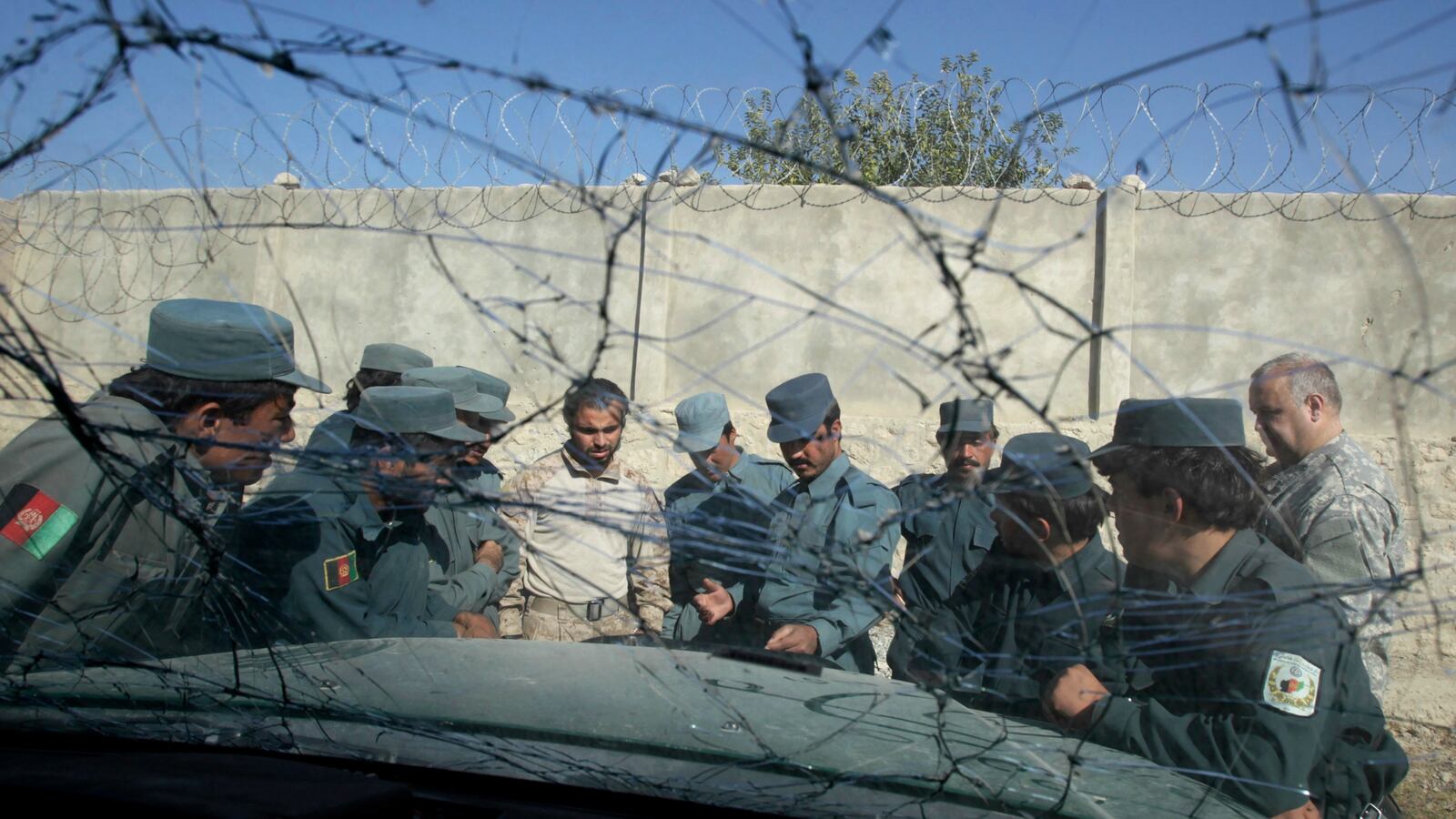 170722-afghan-police-u.s.-airstrike-cheat_enmonw