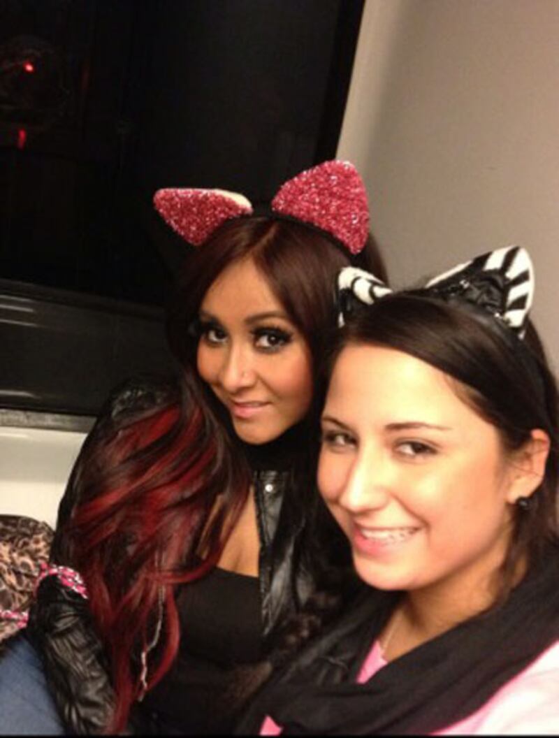 galleries/2012/01/01/best-celebrity-twitter-pictures/twitpics-snooki_q8b67e