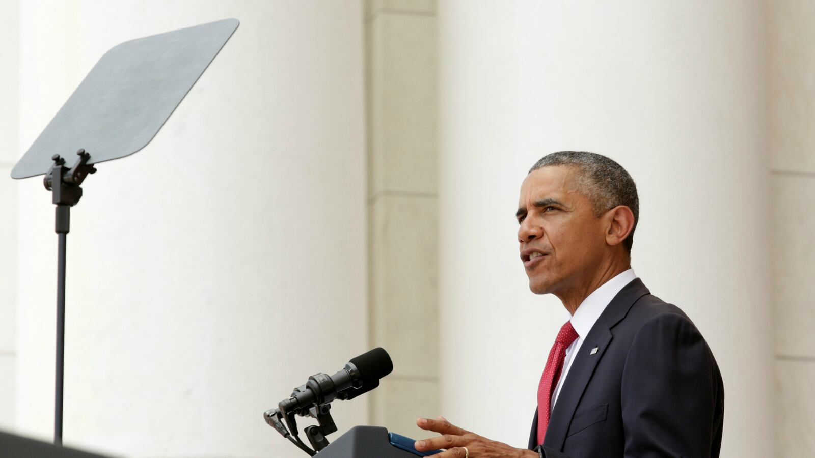 cheats/2016/06/03/obama-issues-42-sentence-commutations/160603-obama-commutations-cheat_iwa5p9