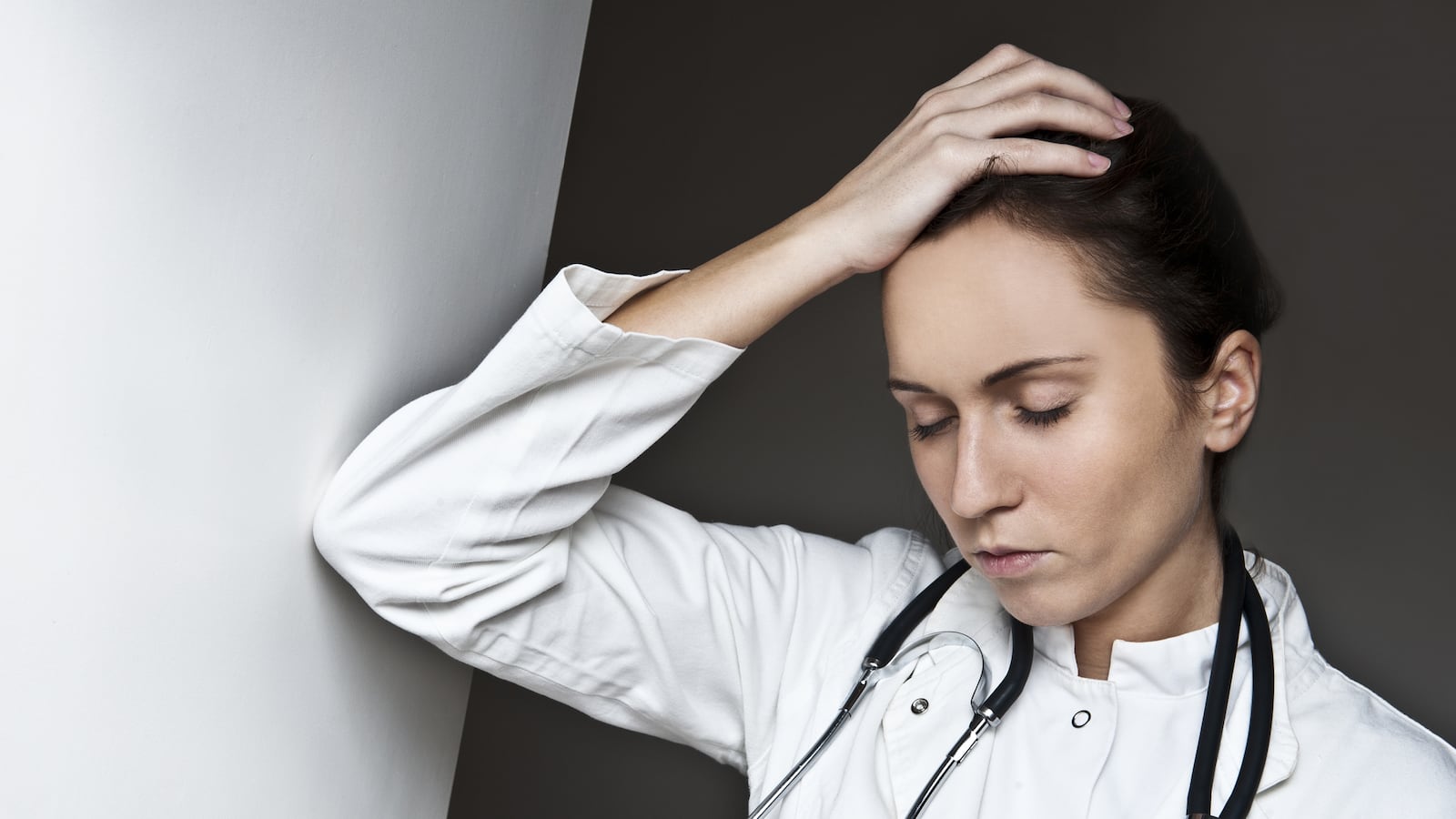 articles/2014/05/13/why-primary-care-physicians-need-a-minimum-wage/140512-drake-doctor-tease_la89wb