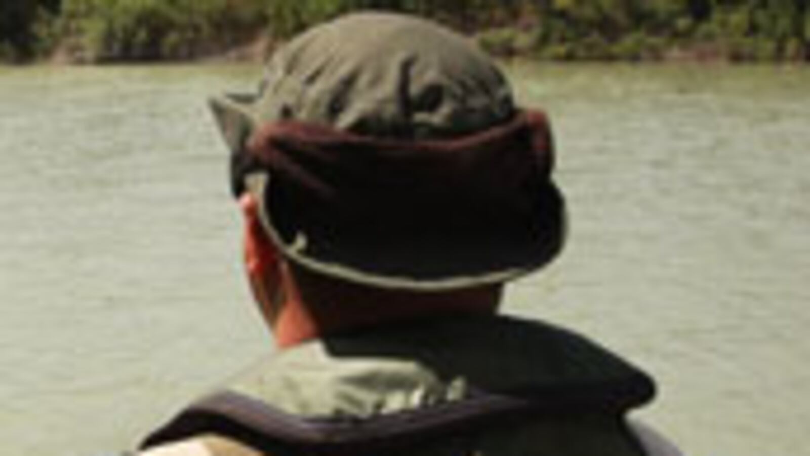 articles/2010/05/25/immigration-the-border-and-my-kayak-trip-on-the-rio-grande/curtis-border_102923_e8jxjm