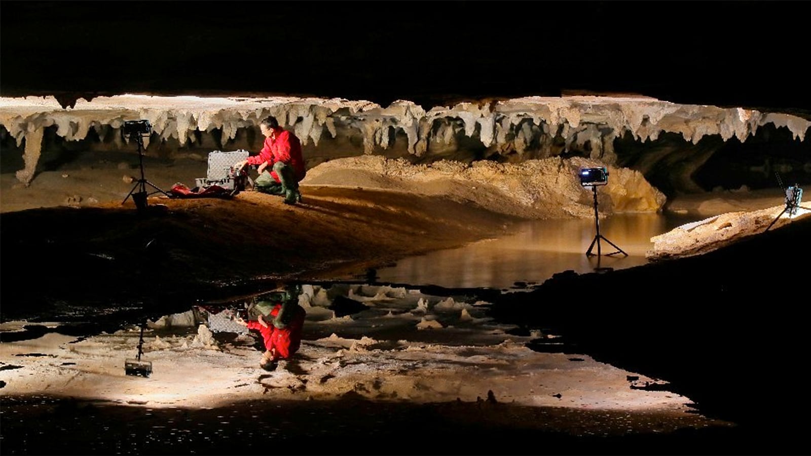 220503-cave-art-3d-tease-01_mmhdvr